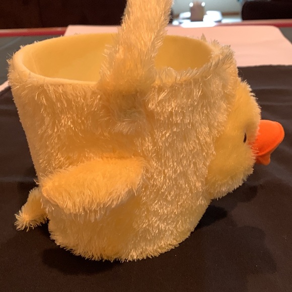 Easter Basket. Furry Yellow Duck - Picture 5 of 10